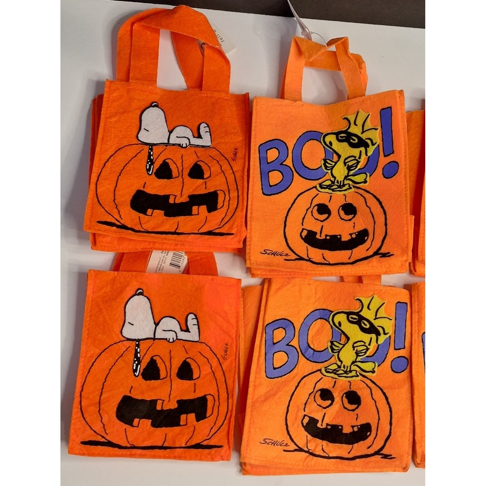 Lot of 8 hallmark felt Halloween bags Peanuts snoopy woodstock pumpkin - Picture 3 of 4
